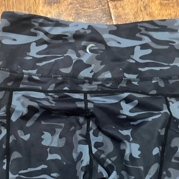 Zyia metallic camo light n tight pocket - Picture 5 of 6